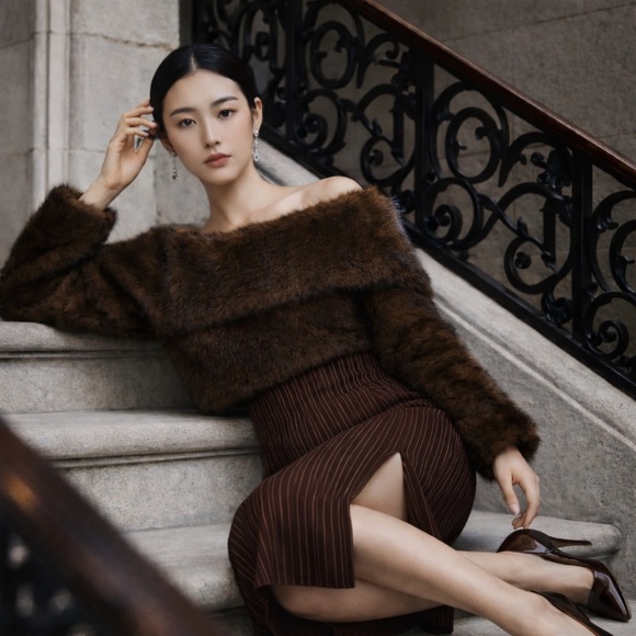 Wildlife New York Dresses & Skirts - Wildlife New York Chocolate Brown Pinstriped Midi Skirt - Size 8